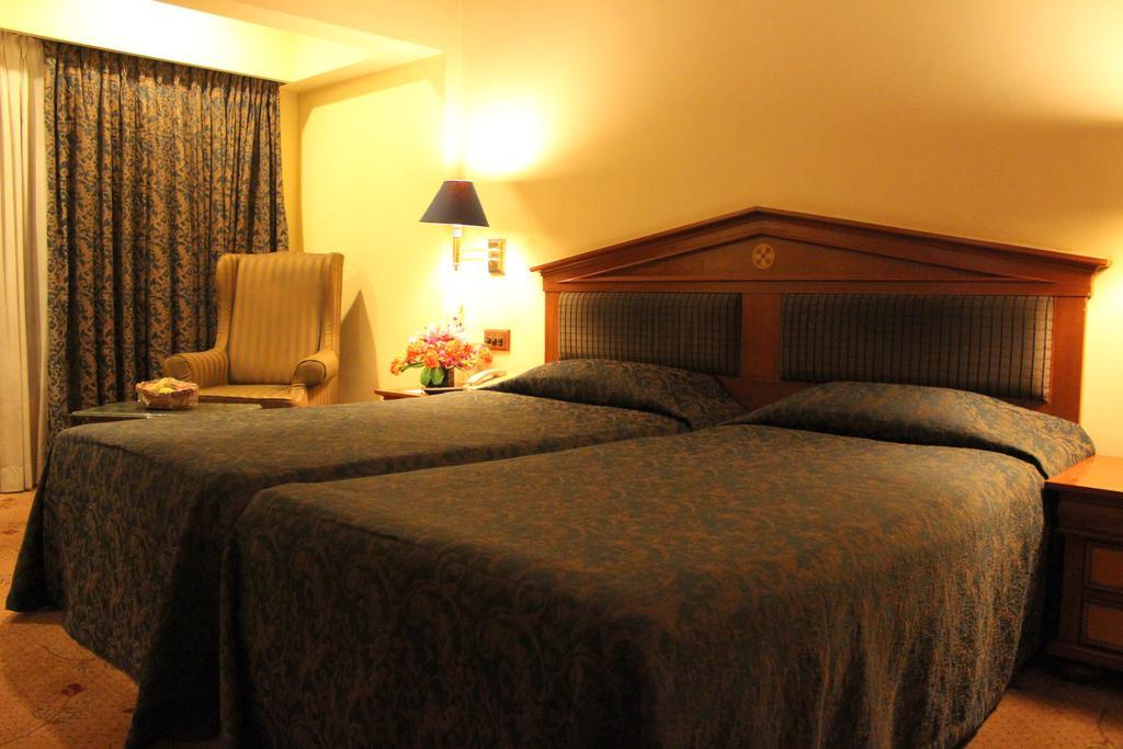 Hotel Sagar Plaza City Centre Pune Habitación foto